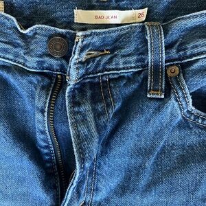 Levi dad Jean size 26 and length is 30!
